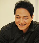 정웅인